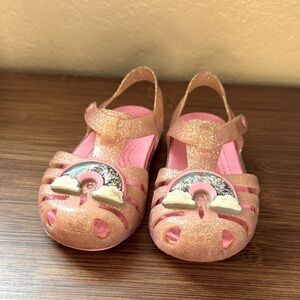 CROCS Sparkly Pink Kids Sandals with Rainbow Charm
